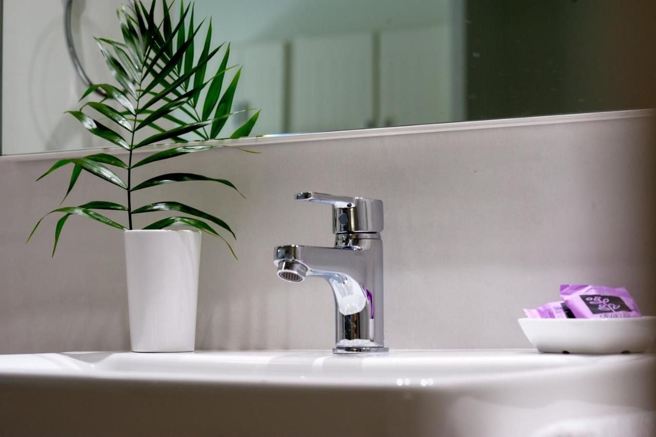 קאטו דרטסו Lotus Hotel Apartments מראה חיצוני תמונה
