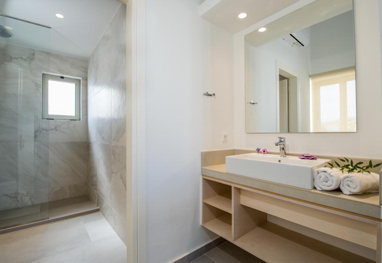 קאטו דרטסו Lotus Hotel Apartments מראה חיצוני תמונה