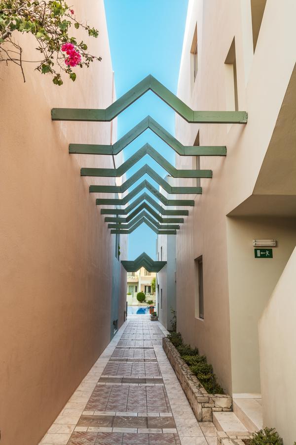 קאטו דרטסו Lotus Hotel Apartments מראה חיצוני תמונה