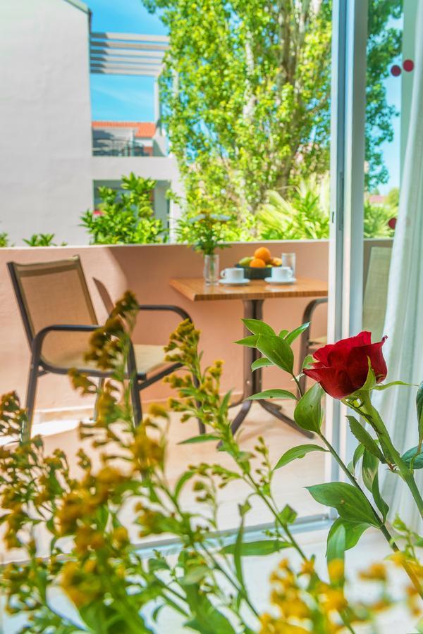 קאטו דרטסו Lotus Hotel Apartments מראה חיצוני תמונה