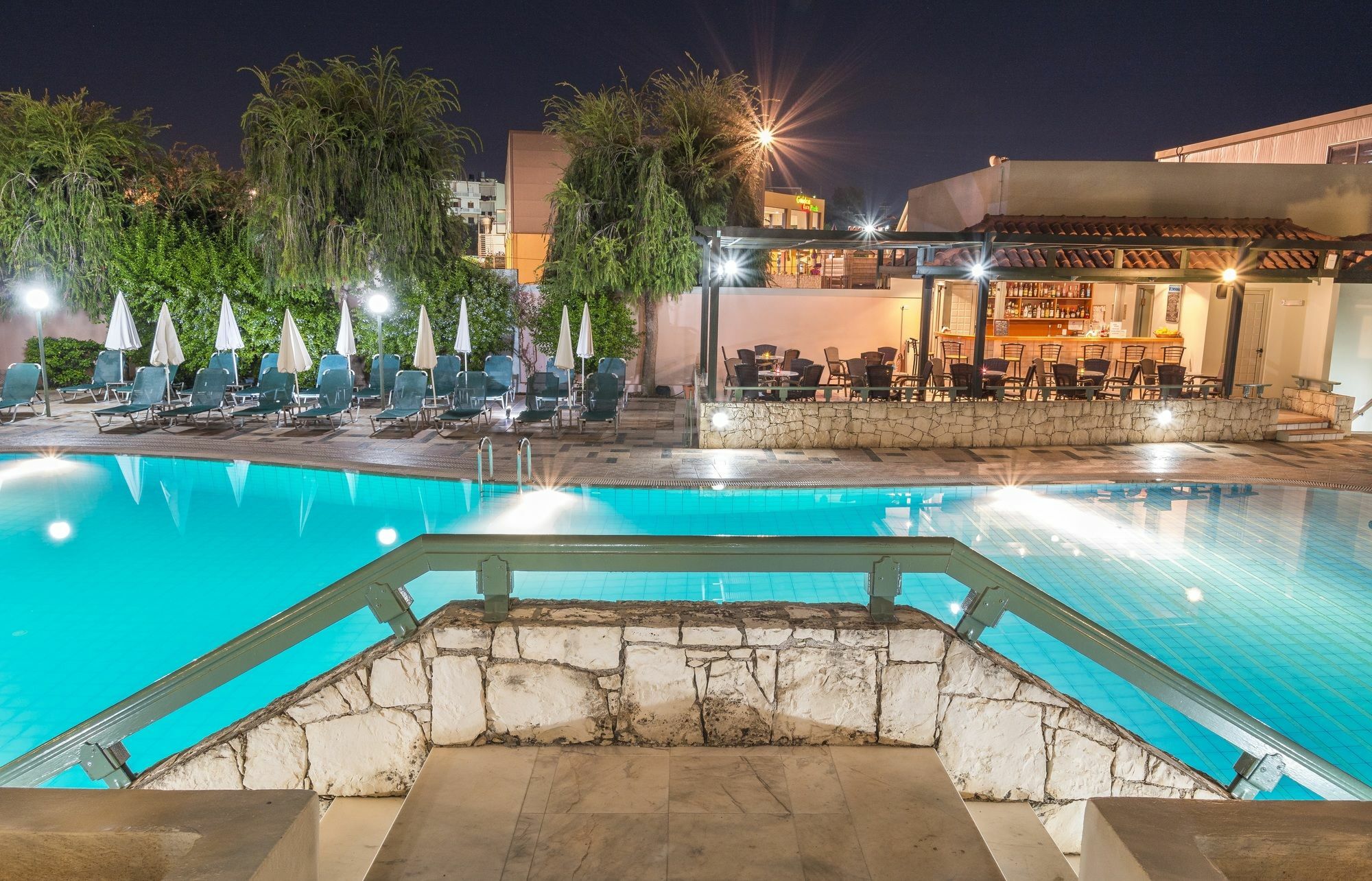 קאטו דרטסו Lotus Hotel Apartments מראה חיצוני תמונה