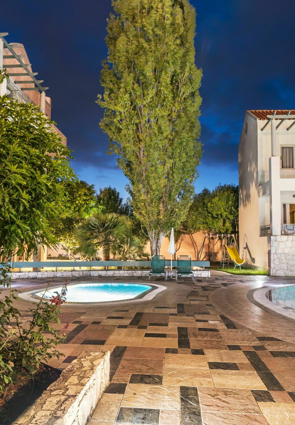 קאטו דרטסו Lotus Hotel Apartments מראה חיצוני תמונה